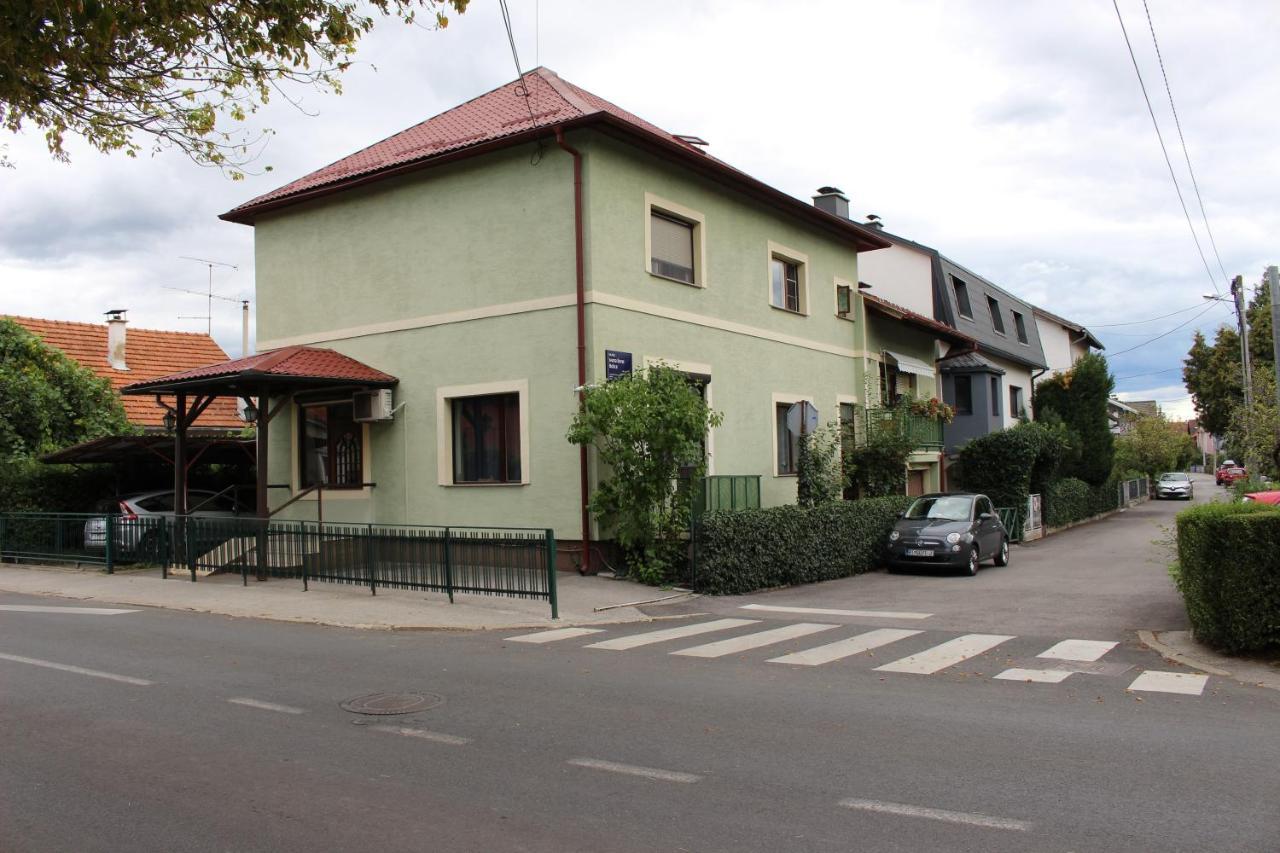 Appartamento West Capital - Free Private Parking Zagabria Esterno foto
